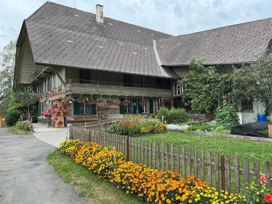 Ferienwohnung Auf Bauernhof Mit Hotpot Und Sauna Sumiswald Esterno foto