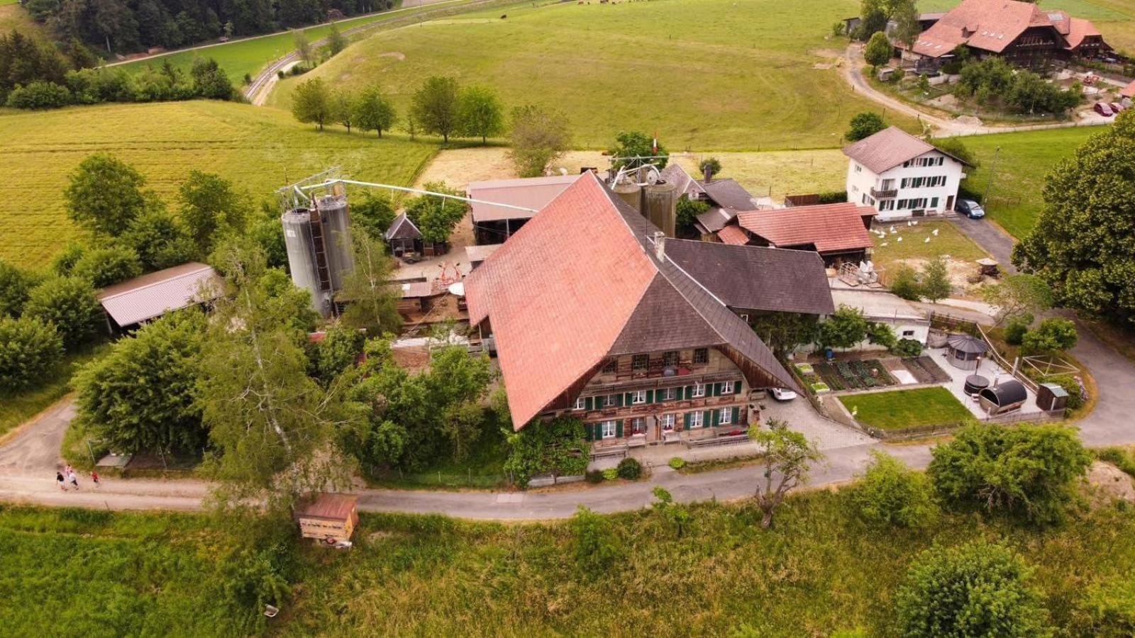 Ferienwohnung Auf Bauernhof Mit Hotpot Und Sauna Sumiswald Esterno foto